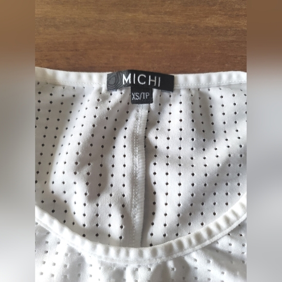 MICHI, Perforated Athletic/Athleisure Top with Optional Tie Back, White, Size XS - Picture 5 of 5